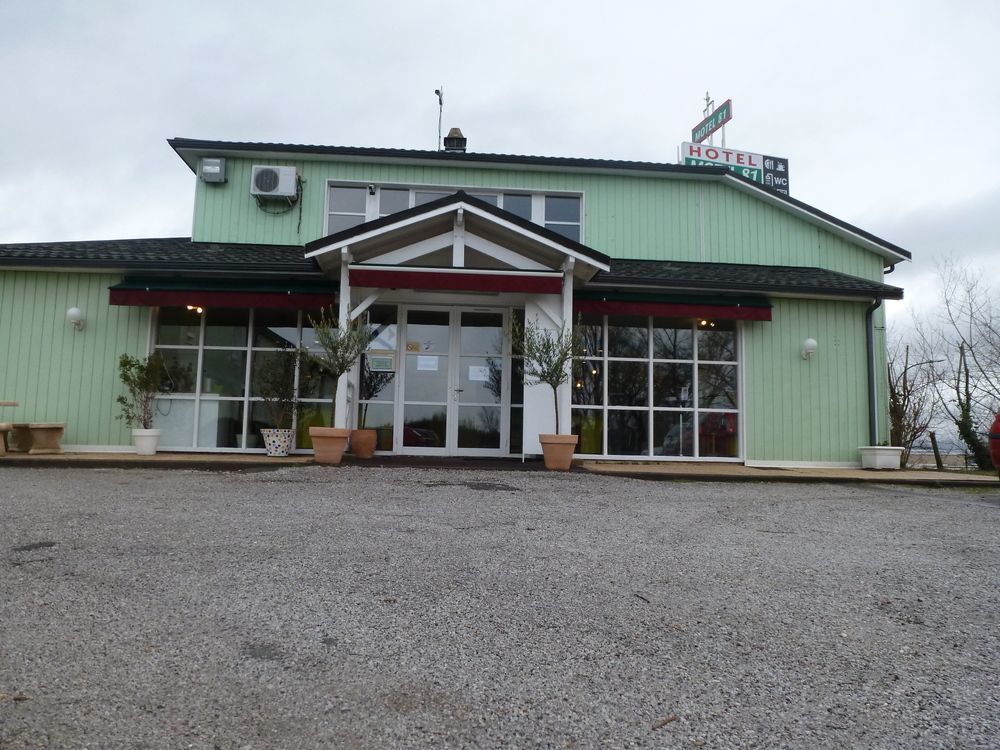 Le 81 Hotel Castres  Exterior photo